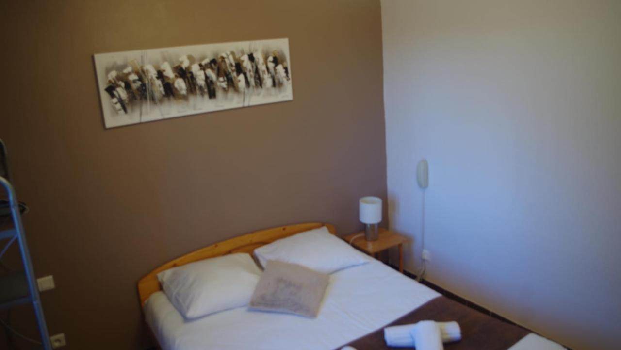 Hotel Le Robinson Pierrelatte Exteriér fotografie